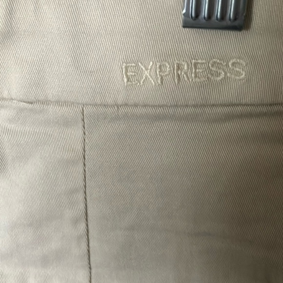 Express: Light Khaki Cropped Wide Leg High Rise Pants-98% Cotton/2% Spandex- 4 - Picture 8 of 16